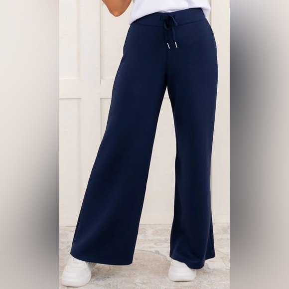 SPANX AirEssentials Timeless Navy
Wide Leg Pant - Picture 3 of 8